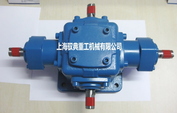 T系列螺旋錐齒輪轉(zhuǎn)向箱T4-1:1-1-1-LR十字換向器實(shí)物照片