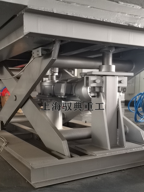 壓鑄設備使用絲桿升降機案例