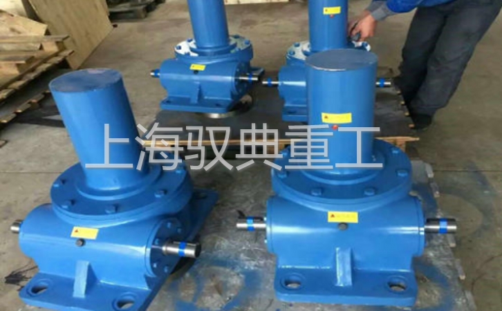 渦輪絲桿升降機有多少種系列_上海馭典升降機