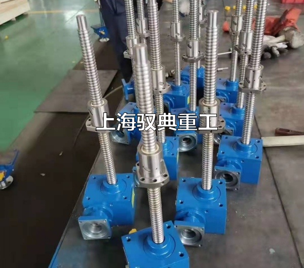 滾珠絲杠升降機怎么選擇絲桿的螺母形式